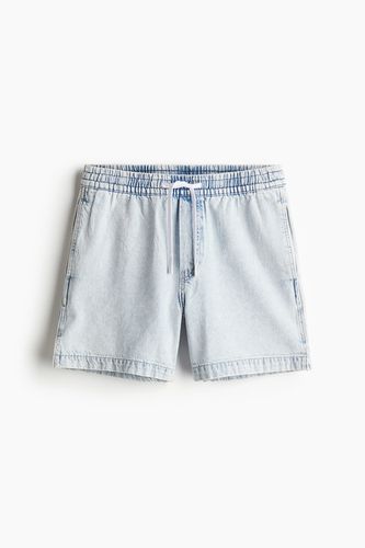 Regular Denim Shorts Helles Denimblau in Größe S. Farbe: - H&M - Modalova