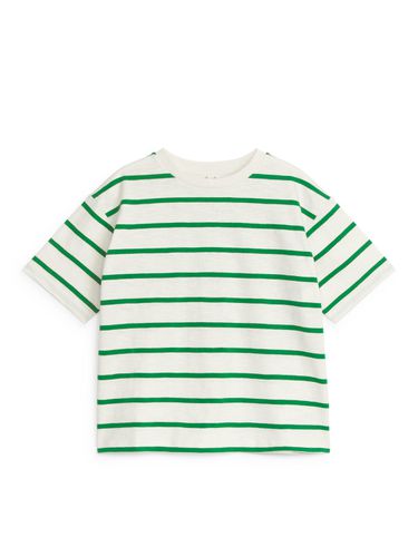 T-Shirt aus Flammengarn Weiß/Grün, T-Shirts & Tops in Größe 98/104. Farbe: - Arket - Modalova