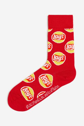 Socken mit Motiv Rot/Lay's in Größe 43/45. Farbe: - H&M - Modalova