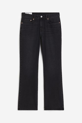 Flared Slim Jeans Schwarz, Straight in Größe 32/30. Farbe: - H&M - Modalova