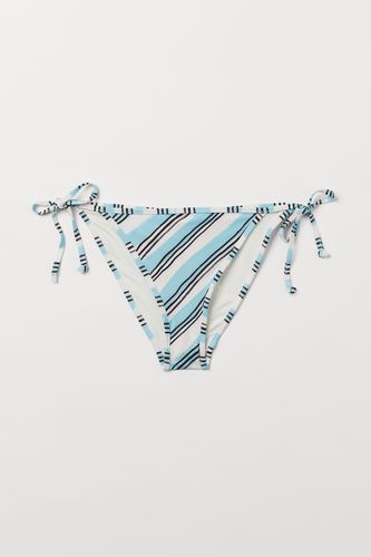 Tie-Tanga Bikinihose Weiß/Türkis gestreift, Bikini-Unterteil in Größe 46. Farbe: - H&M - Modalova
