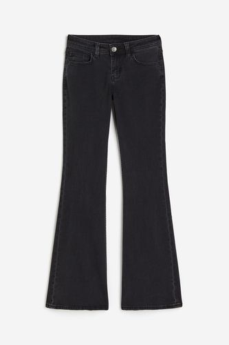 Flared Low Jeans Schwarz, Straight in Größe 46. Farbe: - H&M - Modalova