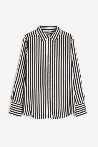 Bluse Weiß/Schwarz gestreift, Freizeithemden in Größe M. Farbe: - H&M - Modalova