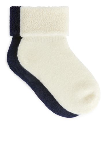 Socken aus Wollfrottee Cremeweiß/Grau in Größe 31/33. Farbe: - Arket - Modalova