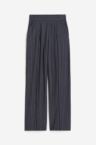 Elegante Hose mit hohem Bund Dunkelblau/Nadelstreifen, Anzughosen in Größe XXL. Farbe: - H&M - Modalova