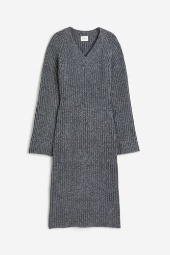 Geripptes Strickkleid Graumeliert, Alltagskleider in Größe XS. Farbe: - H&M - Modalova