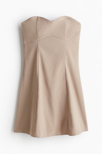 Bandeaukleid mit ausgestelltem Rock Hellbeige, Party kleider in Größe M. Farbe: - H&M - Modalova