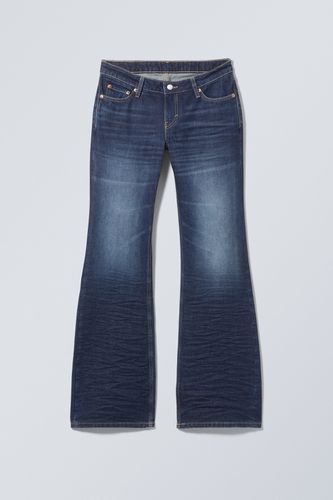 Bootcut-Jeans in Knitteroptik Nova Azurblau, Straight Größe W 33. Farbe: - Weekday - Modalova