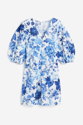 Kleid mit Broderie Anglaise Weiß/Blau geblümt, Alltagskleider in Größe XS. Farbe: - H&M - Modalova