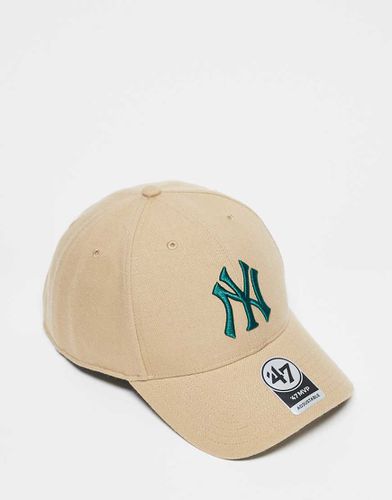 New York Yankees - Cappellino beige con logo a contrasto - 47 Brand - Modalova