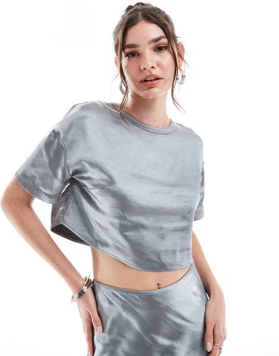 T-shirt corta in raso grigio acciaio in coordinato - 4th & Reckless - Modalova