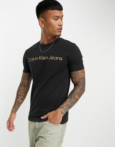 Institutional - T-shirt nera slim fit con logo - Calvin Klein Jeans - Modalova