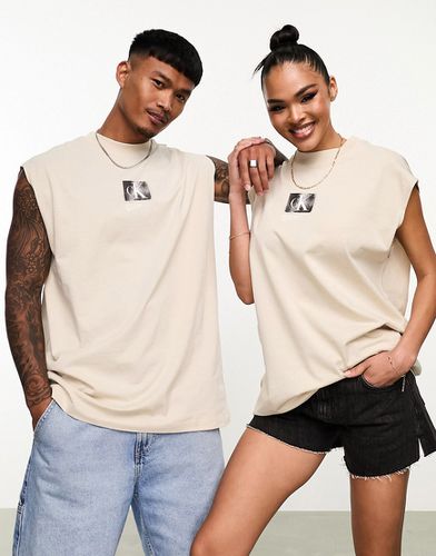 Top senza maniche unisex beige con riquadro del logo - Calvin Klein Jeans - Modalova