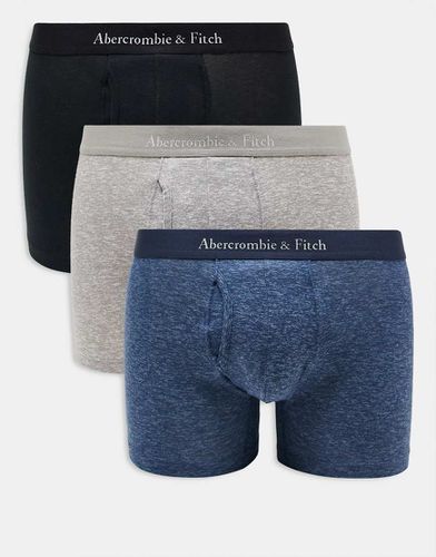 Confezione da 3 paia di boxer aderenti grigio, blu e nero con fascia in vita con logo tono su tono - Abercrombie & Fitch - Modalova