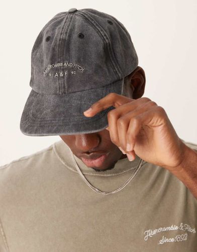 Cappello con visiera in twill con logo a contrasto - Abercrombie & Fitch - Modalova