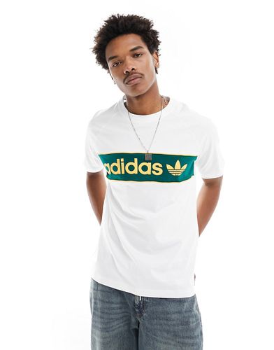 T-shirt bianca con logo lineare verde e giallo - adidas Originals - Modalova