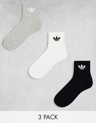 Confezione da 3 paia di calzini alla caviglia neri, grigi e bianchi - adidas Originals - Modalova