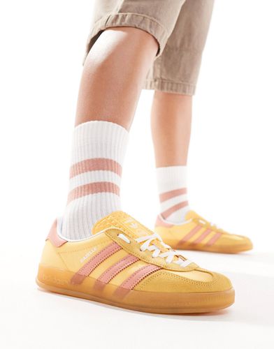 Gazelle Indoor - Sneakers gialle e rosa con suola in gomma - adidas Originals - Modalova
