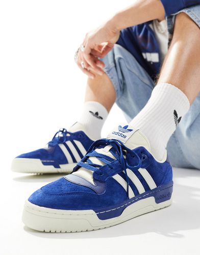 Rivalry Low - Sneakers basse rétro e bianco sporco - adidas Originals - Modalova