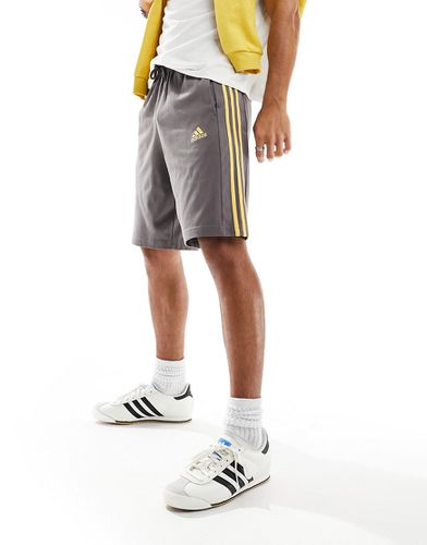 Adidas Training - Pantaloncini in jersey antracite con tre strisce - adidas performance - Modalova