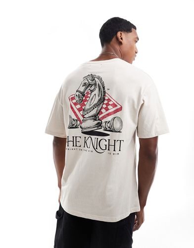 T-shirt oversize crema con stampa "Knight" sul retro - ADPT - Modalova