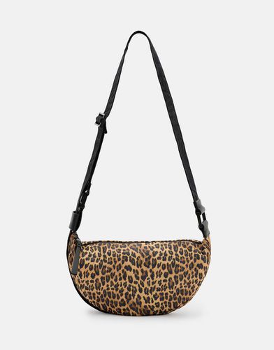 Borsa a tracolla in nylon a mezzaluna leopardata - AllSaints - Modalova