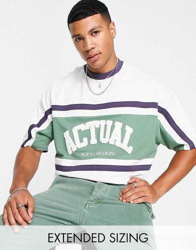 ASOS Actual - T-shirt oversize con motivo cut and sew e logo in tessuto bouclé - ASOS DESIGN - Modalova