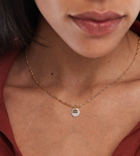 Collana placcata 14 k con segno zodiacale Acquario e perla sintetica a disco in confezione regalo - ASOS DESIGN - Modalova