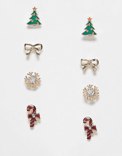 Confezione da 4 paia di orecchini natalizi con design a forma di bastoncini da zucchero e alberi di Natale - ASOS DESIGN - Modalova