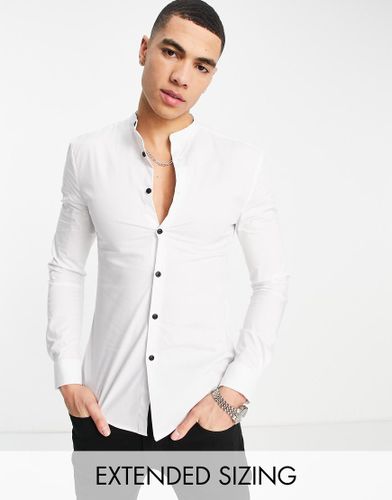 Camicia attillata super skinny bianca con bottoni a contrasto - ASOS DESIGN - Modalova