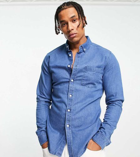 Camicia di jeans slim in lavaggio medio - ASOS DESIGN - Modalova