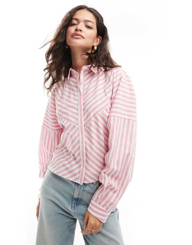 Camicia rosa a righe con spalle voluminose con dettaglio combinato - ASOS DESIGN - Modalova