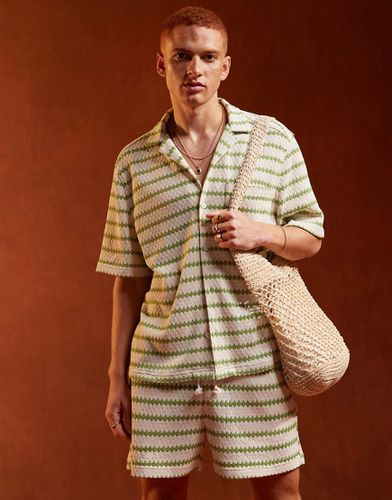 Camicia squadrata vestibilità comoda écru a righe verdi geometriche in coordinato - ASOS DESIGN - Modalova