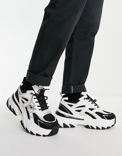 Chunky sneakers bianche e neri con pannelli metallizzati - ASOS DESIGN - Modalova