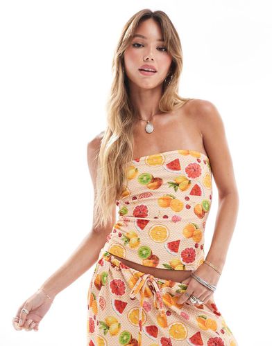 Crop top a fascia testurizzato con stampa di frutta in coordinato - ASOS DESIGN - Modalova