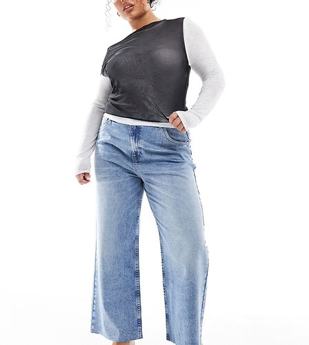 ASOS DESIGN Curve - Jeans a fondo ampio taglio corto medio - ASOS Curve - Modalova