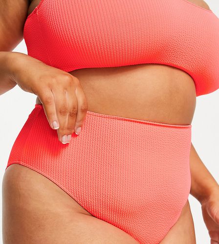 ASOS DESIGN Curve - Mix and Match - Slip bikini sgambato a vita alta in tessuto stropicciato color corallo - ASOS Curve - Modalova