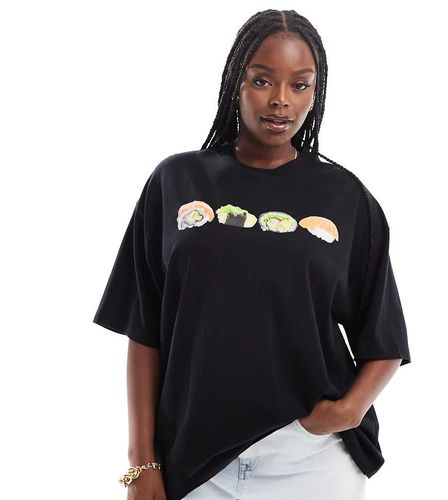 ASOS DESIGN Curve - T-shirt boyfriend nera con grafica con sushi - ASOS Curve - Modalova