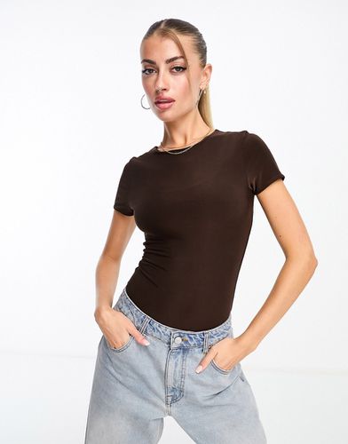 Body T-shirt color cioccolato con doppio strato - ASOS DESIGN - Modalova