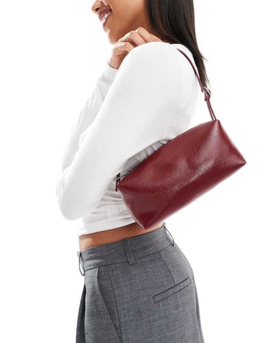 Borsa da spalla rettangolare bordeaux con fibbia - ASOS DESIGN - Modalova