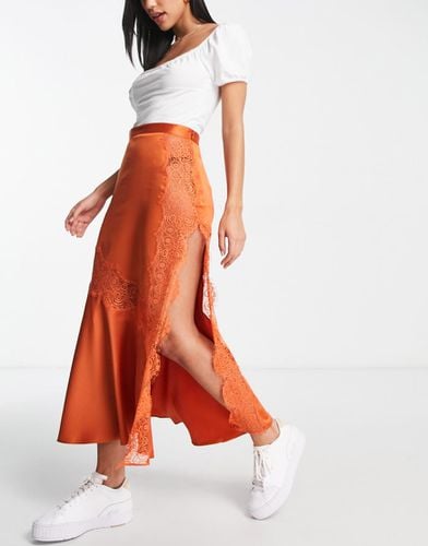 Gonna sottoveste midi in raso con inserti in pizzo - ASOS DESIGN - Modalova