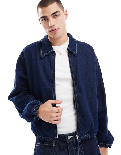 Giacca harrington corta in denim grezzo con impunture a contrasto - ASOS DESIGN - Modalova