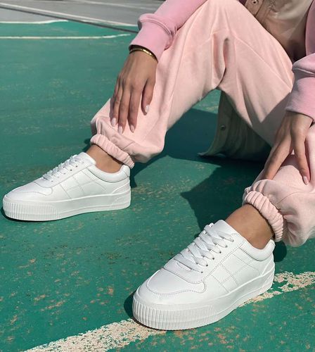 Duet - Sneakers flatform a pianta larga stringate bianche - ASOS DESIGN - Modalova