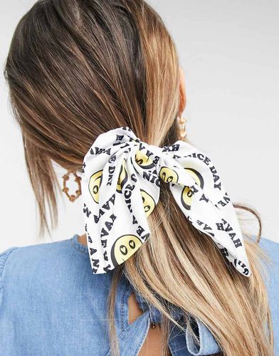 Foulard per capelli con fiocco e stampa con scritta "Have a nice day" - ASOS DESIGN - Modalova