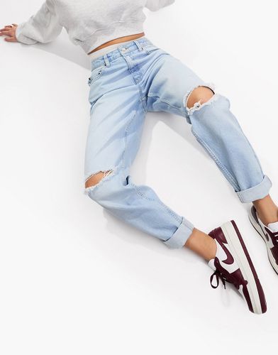 Hourglass - Mom jeans comodi azzurri con strappi sulle ginocchia - ASOS DESIGN - Modalova