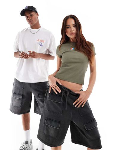 Jorts unisex slavato con cuciture a vista e tasche cargo - ASOS DESIGN - Modalova