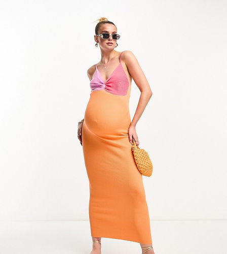 ASOS DESIGN Maternity - Vestito lungo in maglia color block rosa e incrociato sul davanti - ASOS Maternity - Modalova