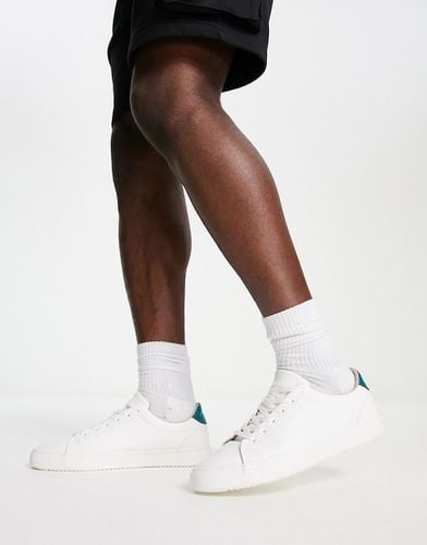 Sneakers con pannello a contrasto sul retro bianche - ASOS DESIGN - Modalova