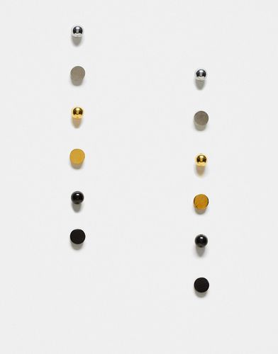 Set da 6 paia di orecchini a bottone in acciaio inossidabile resistente all'acqua color argento, oro e nero opaco - ASOS DESIGN - Modalova