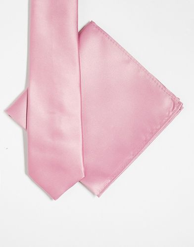 Set in raso con cravatta sottile e fazzoletto da taschino - ASOS DESIGN - Modalova